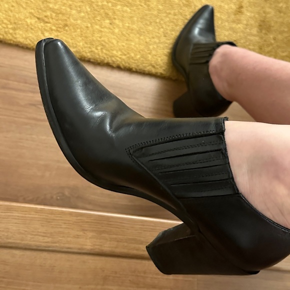 Vintage Leather Heeled ankle boots - Picture 1 of 5